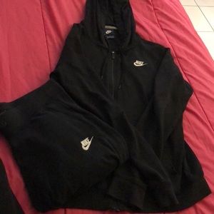Nike sweatsuit size medium used SEND OFFER
